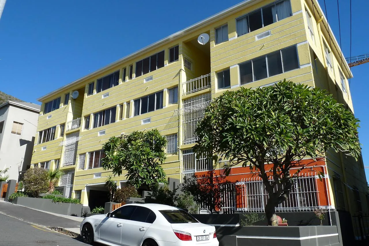 Bramber Court Art-Deco Self-Catering Apartments Le Cap